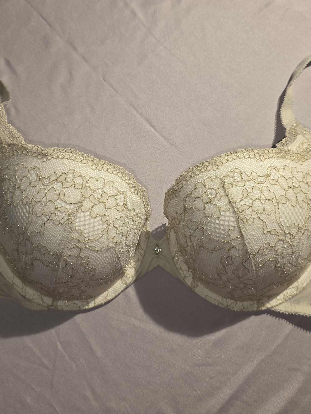Victoria's Secret Cream Lace Underwire Lifting Bra